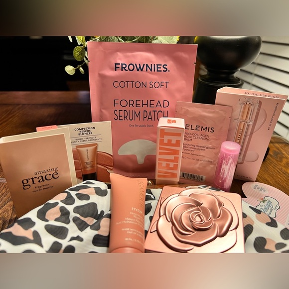 Leopard Print Cosmetic Bag with Skincare and Makeup Set - The Pink Set 💗 - Picture 2 of 7